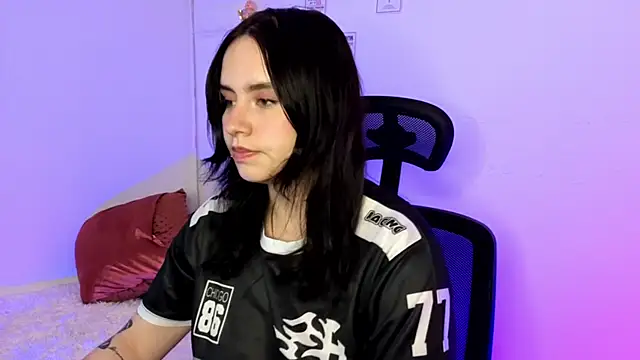 Emily Lindey online show from February 2026 04:34:01 AM