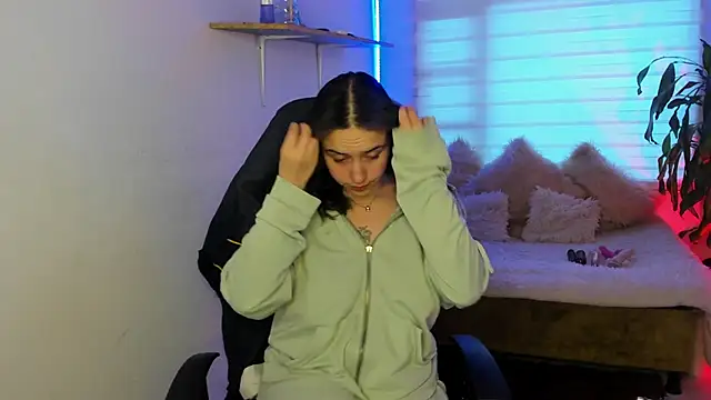 Snapshot of Emily_Lindey chatting on October 2025 07:14:01 PM Emily Lindey online show from October 2025 07:14:01 PM