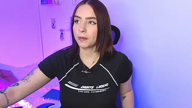 Emily Lindey online show from February 2026 01:17:01 AM