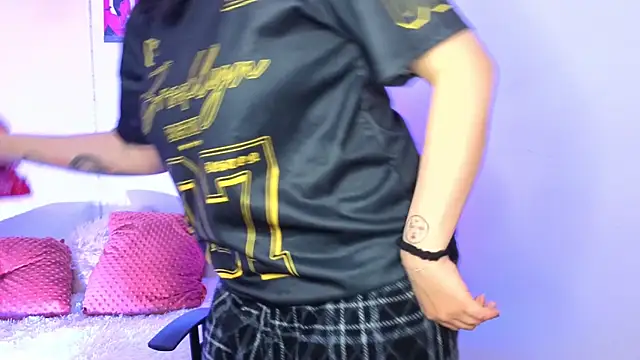 Emily Lindey online show from April 2026 03:42:02 AM