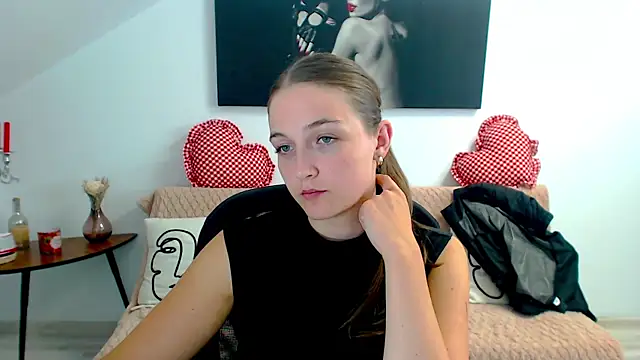 Snapshot of AnneWilsonn chatting on July 2026 06:48:02 AM AnneWilsonn online show from July 2026 06:48:02 AM