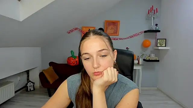 Snapshot of AnneWilsonn chatting on October 2025 12:47:02 PM AnneWilsonn online show from October 2025 12:47:02 PM