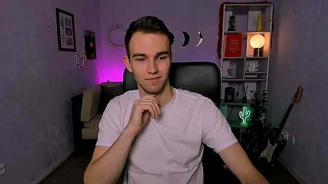 Snapshot of astren_villo chatting on March 2026 06:54:02 AM astren villo online show from March 2026 06:54:02 AM