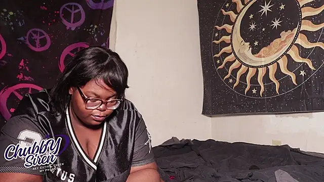 TheChubbySiren online show from November 2025 02:01:03 AM