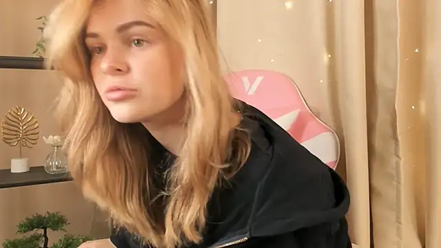 ShawnaBirge online show from October 2025 08:33:01 AM