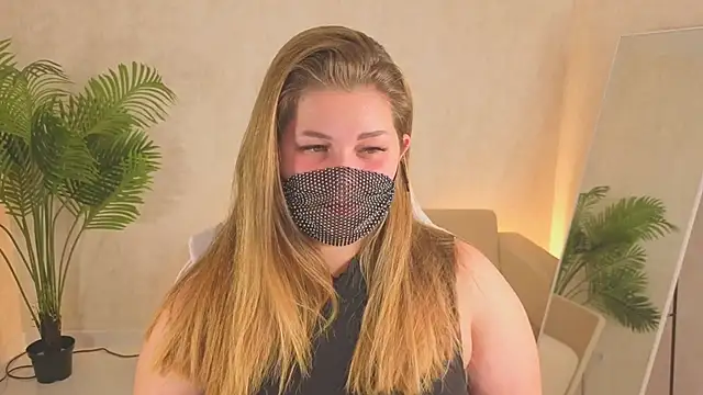 Scarlet Sinera online show from October 2025 12:02:02 AM