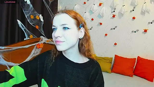 Snapshot of MeganNewCat chatting on November 2025 10:42:02 AM MeganNewCat online show from November 2025 10:42:02 AM