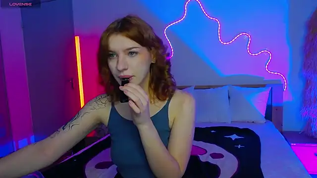 Snapshot of MeganNewCat chatting on November 2025 01:34:02 PM MeganNewCat online show from November 2025 01:34:02 PM