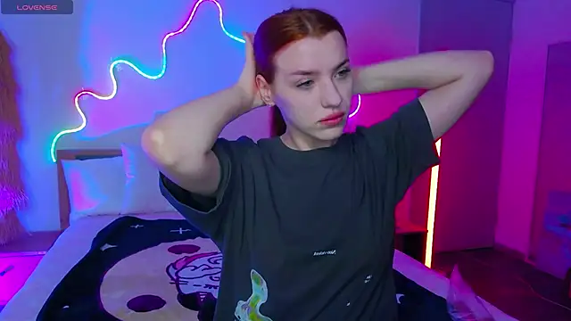 Snapshot of MeganNewCat chatting on November 2025 07:52:01 AM MeganNewCat online show from November 2025 07:52:01 AM