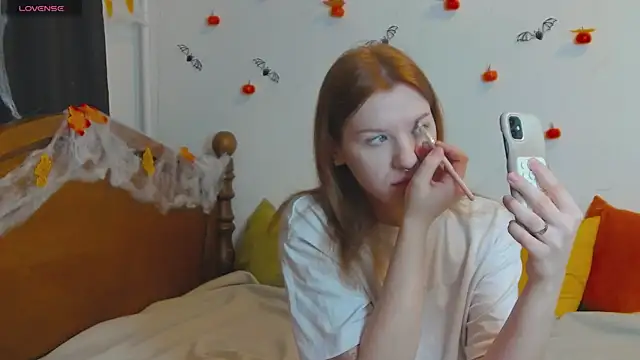 Snapshot of MeganNewCat chatting on October 2025 08:46:02 AM MeganNewCat online show from October 2025 08:46:02 AM