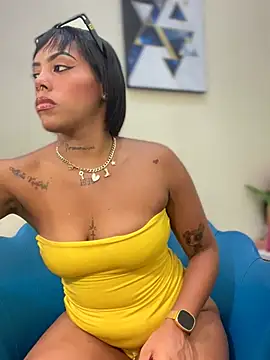 NovaFoxx online show from April 2026 07:58:02 PM