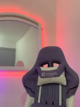 La-Gatiita-trans online show from November 2025 03:59:01 PM