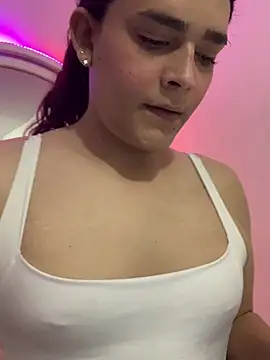 Snapshot of La-Gatiita-trans chatting on January 2026 03:32:02 AM La-Gatiita-trans online show from January 2026 03:32:02 AM