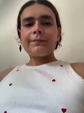 Snapshot of La-Gatiita-trans chatting on October 2025 04:17:01 PM La-Gatiita-trans online show from October 2025 04:17:01 PM