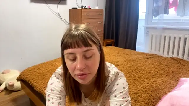 Snapshot of JenevaRuppel chatting on October 2025 06:05:01 AM JenevaRuppel online show from October 2025 06:05:01 AM