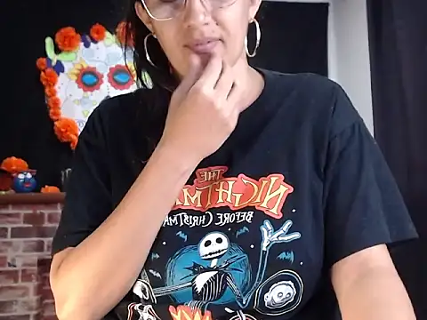 Snapshot of Lucyy_Naugthy chatting on November 2025 01:16:02 PM Lucyy Naugthy online show from November 2025 01:16:02 PM