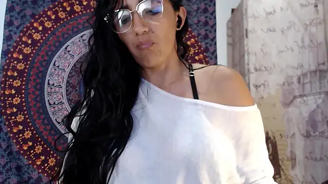 Lucyy Naugthy online show from February 2026 01:33:01 AM