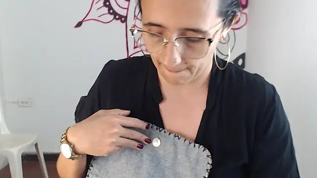 Lucyy Naugthy online show from March 2026 01:30:02 PM