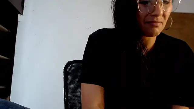 Lucyy Naugthy online show from December 2025 01:19:01 AM