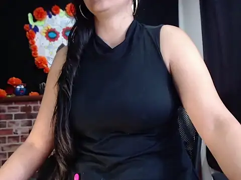 Snapshot of Lucyy_Naugthy chatting on November 2025 01:26:01 PM Lucyy Naugthy online show from November 2025 01:26:01 PM