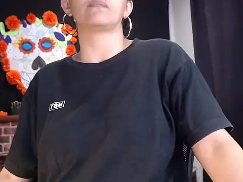 Snapshot of Lucyy_Naugthy chatting on November 2025 01:06:02 PM Lucyy Naugthy online show from November 2025 01:06:02 PM