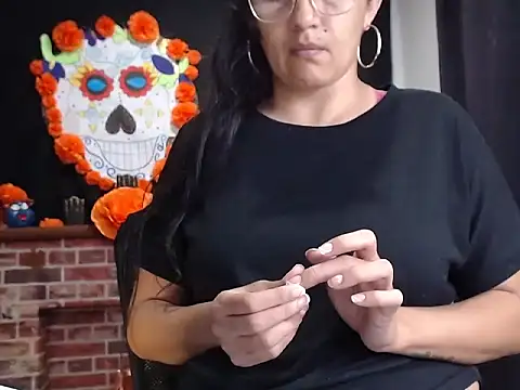 Snapshot of Lucyy_Naugthy chatting on November 2025 12:05:02 PM Lucyy Naugthy online show from November 2025 12:05:02 PM