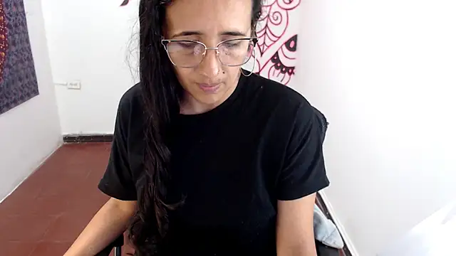 Lucyy Naugthy online show from March 2026 01:46:01 PM