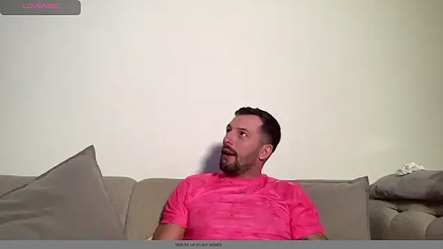 Snapshot of Winginglifetl chatting on June 2026 10:18:02 PM Winginglifetl online show from June 2026 10:18:02 PM