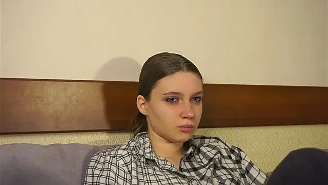 Snapshot of RoslynArcuo chatting on November 2025 08:47:02 PM RoslynArcuo online show from November 2025 08:47:02 PM