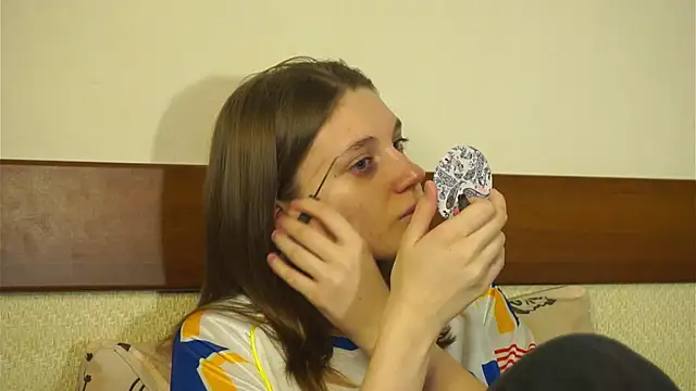 Snapshot of RoslynArcuo chatting on December 2025 08:08:02 PM RoslynArcuo online show from December 2025 08:08:02 PM