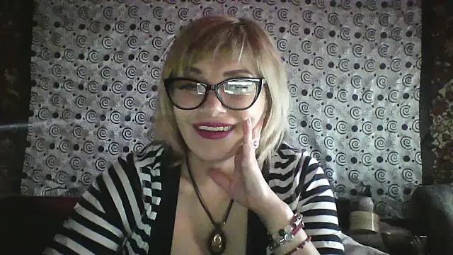 Lia Ray online show from November 2025 08:31:01 PM