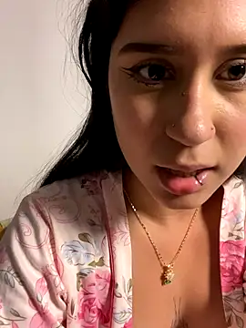 Snapshot of cristalxxx_hott chatting on October 2025 03:19:02 AM cristalxxx hott online show from October 2025 03:19:02 AM