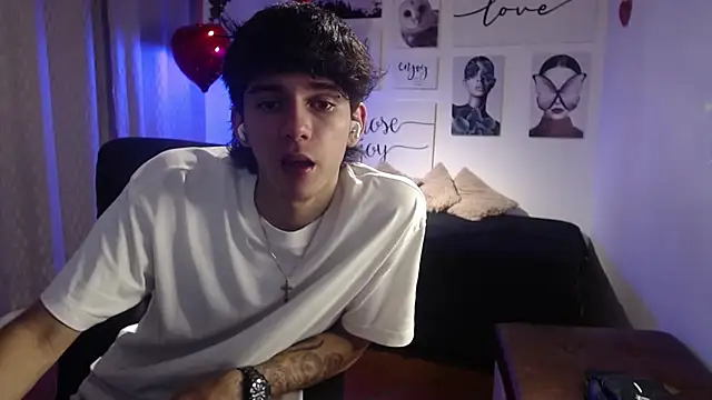 AmethystShadow17 online show from February 2026 08:44:01 PM