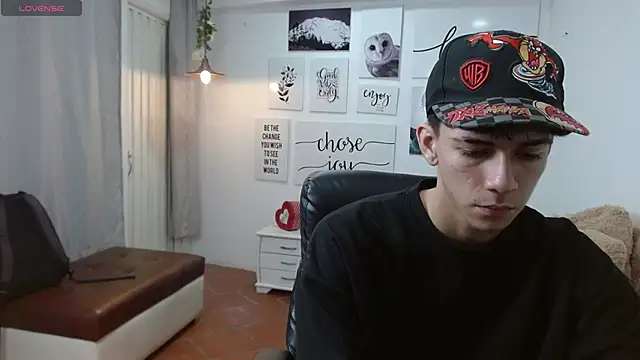 AmethystShadow17 online show from November 2025 04:00:01 PM