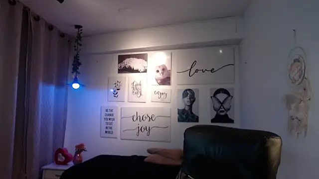 AmethystShadow17 online show from January 2026 03:41:02 PM