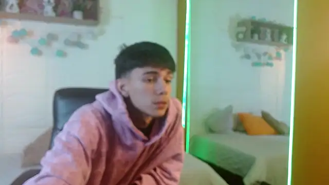 AmethystShadow17 online show from April 2026 03:46:01 PM