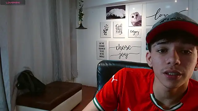 AmethystShadow17 online show from December 2025 04:19:02 PM