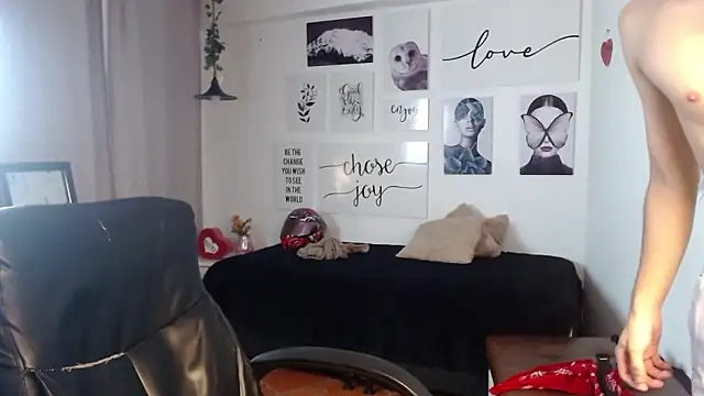 AmethystShadow17 online show from March 2026 08:22:01 PM