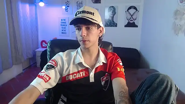 AmethystShadow17 online show from February 2026 07:32:01 PM