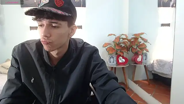 AmethystShadow17 online show from November 2025 12:21:02 PM