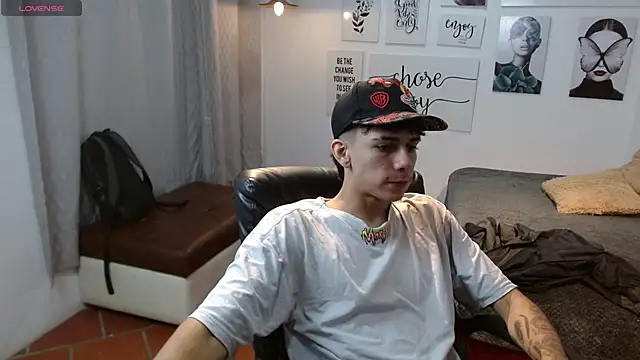 AmethystShadow17 online show from November 2025 12:15:02 PM