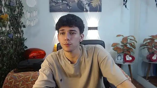 AmethystShadow17 online show from April 2026 03:19:02 AM