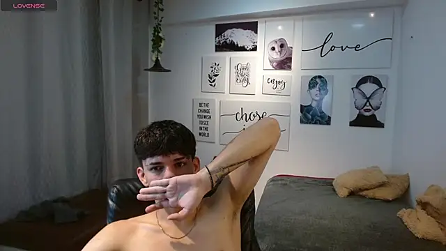 AmethystShadow17 online show from November 2025 02:40:02 PM