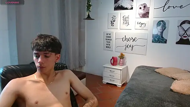 AmethystShadow17 online show from November 2025 07:25:02 PM