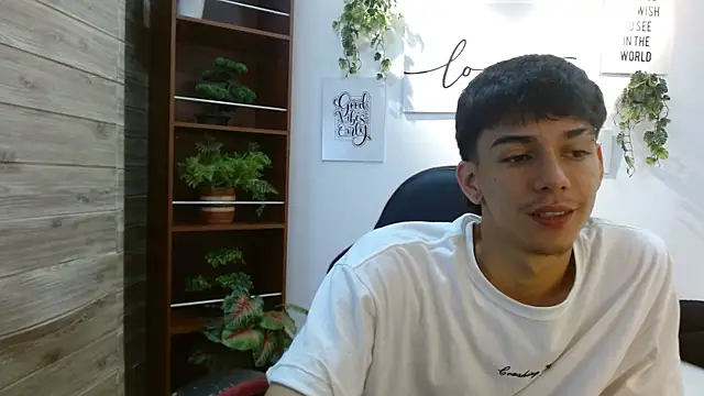 AmethystShadow17 online show from April 2026 03:46:02 AM