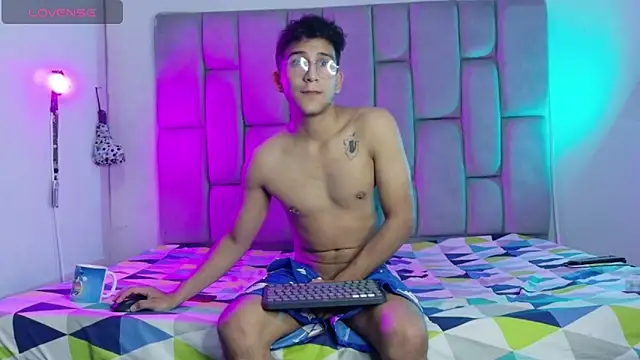 Desire4Duo online show from March 2026 11:21:01 AM