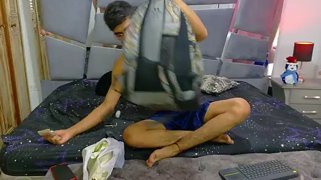 Snapshot of Desire4Duo chatting on November 2025 01:25:01 PM Desire4Duo online show from November 2025 01:25:01 PM