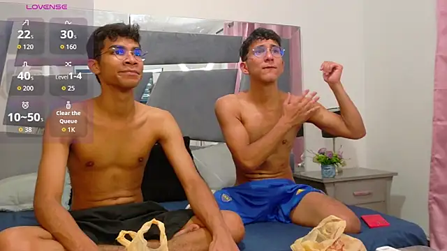 Snapshot of Desire4Duo chatting on November 2025 01:04:02 PM Desire4Duo online show from November 2025 01:04:02 PM