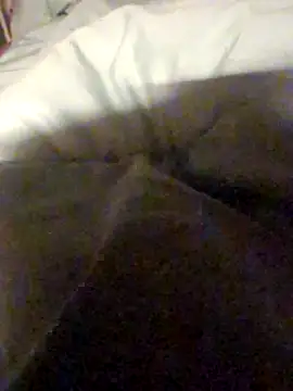 Snapshot of Ersie77 chatting on November 2025 04:15:02 AM Ersie77 online show from November 2025 04:15:02 AM