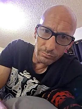 whateveruwanthowever online show from October 2025 06:43:02 AM